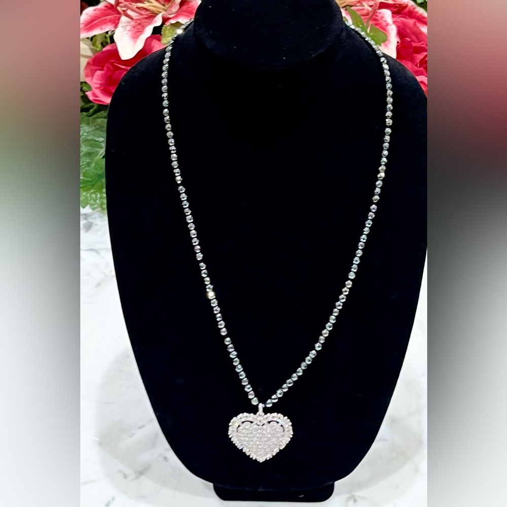 ❤️ Iris & Lily Heart Necklace